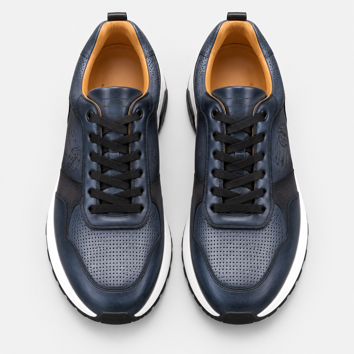 Sneaker Bleu daim semelle blanche