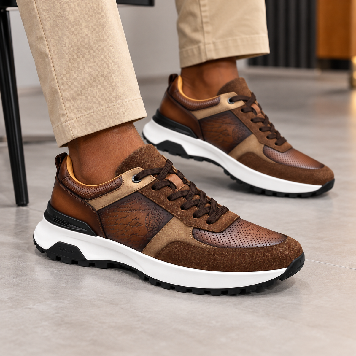 Sneaker Marron daim semelle blanche