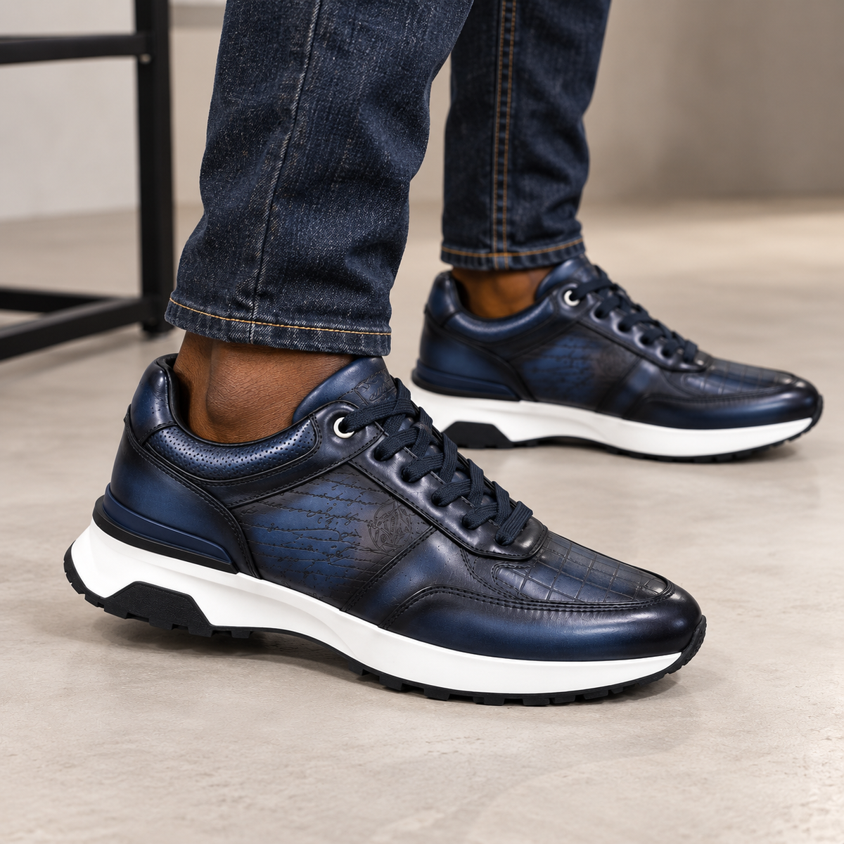 Sneaker Bleu croco semelle blanche