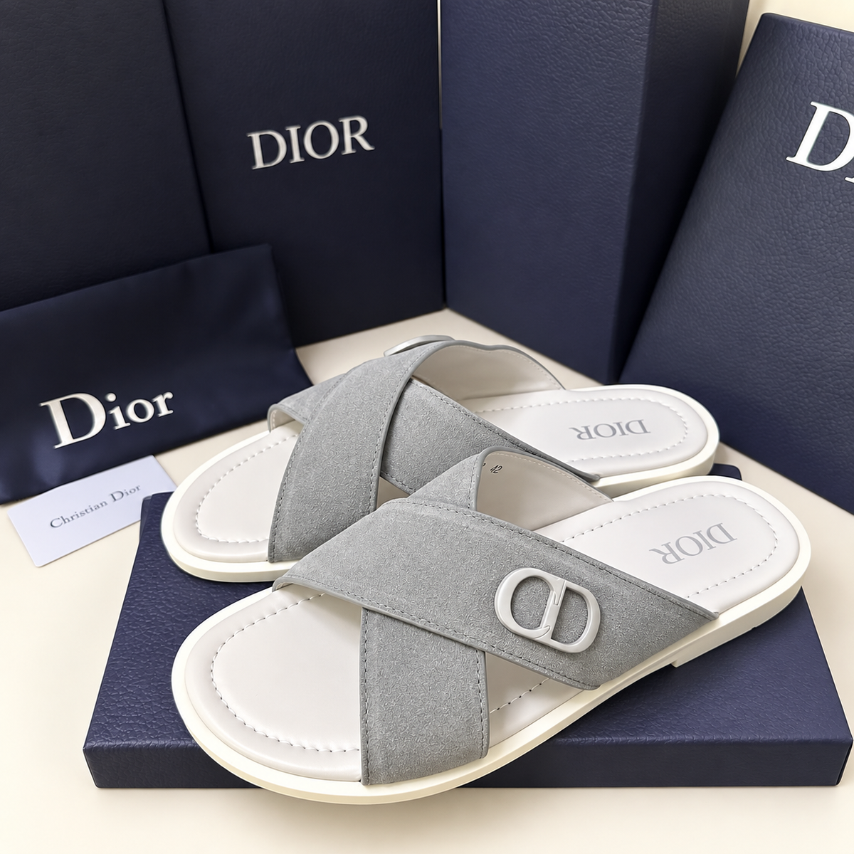 Dior CD daim – Gris