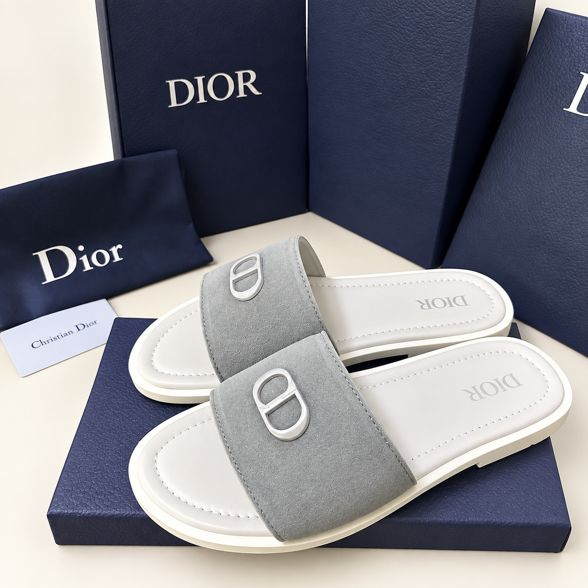 Dior CD Signature – gris
