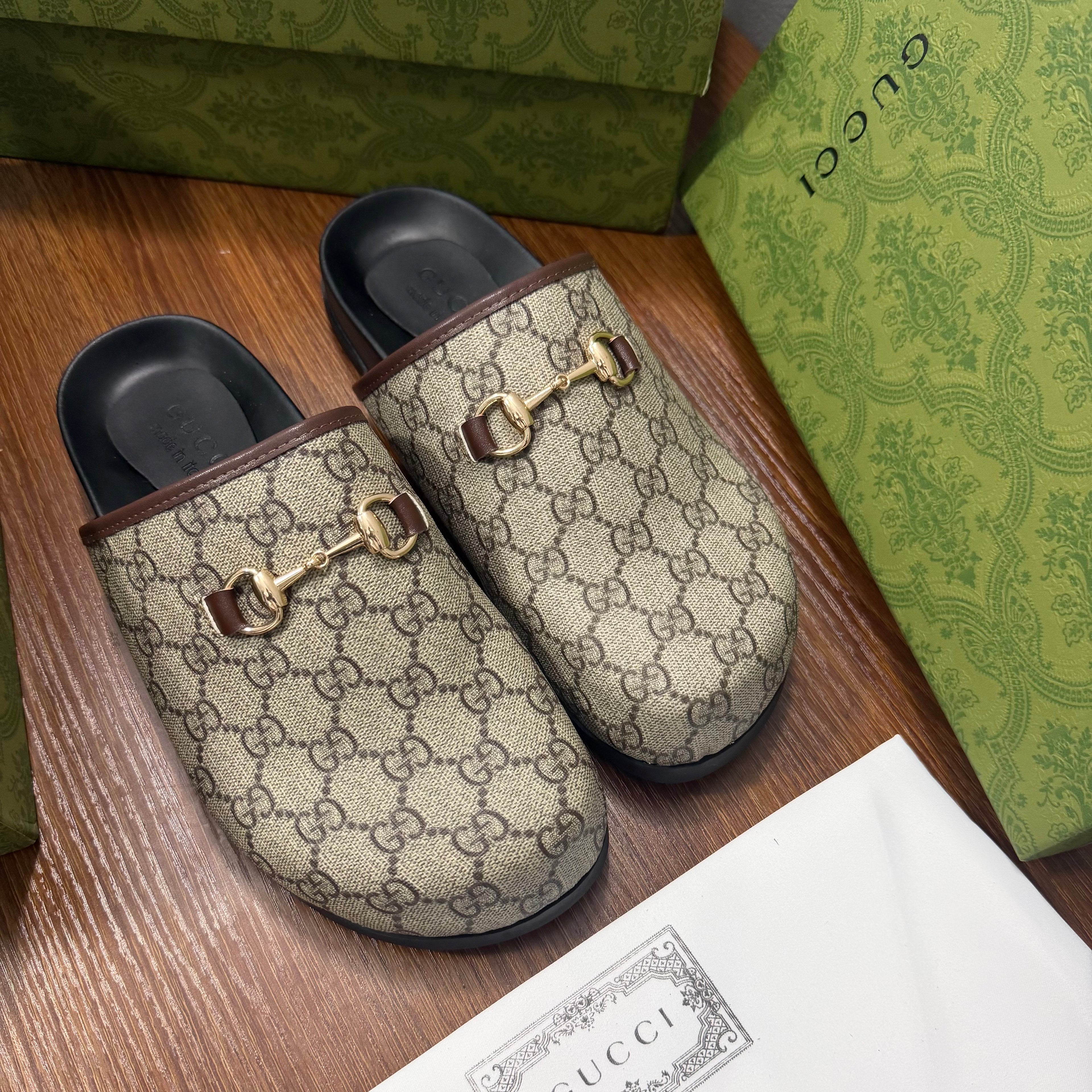 Sabots / Mules Gucci GG Supreme à Mors (Beige & Marron)